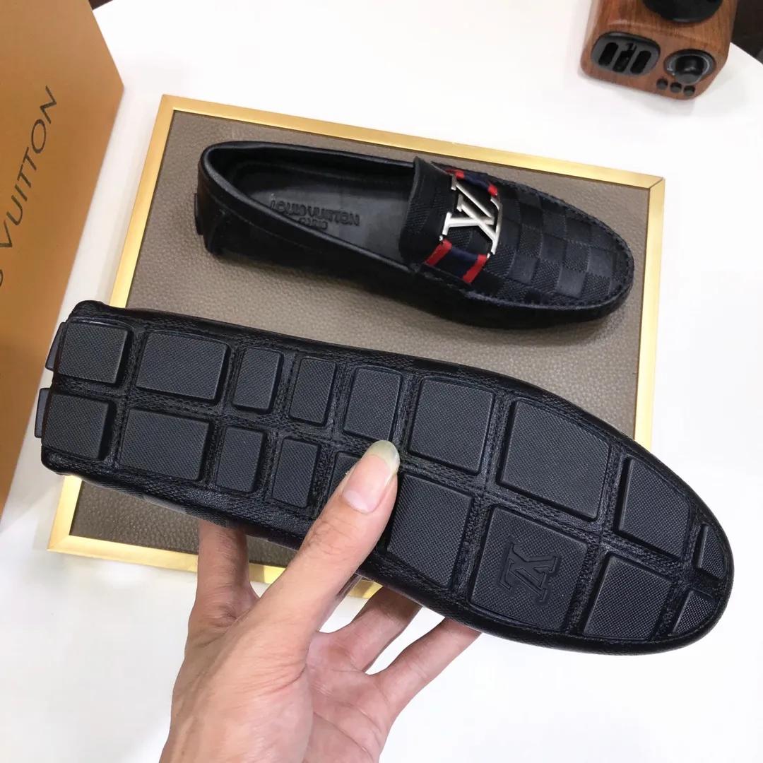 Men's men's shoes 💰420💰 [LV Doudou shoes] (water-dyed cowhide lining) new model is on the market, available on the official website. The new Doudou shoes are processed into single-color materials, and the uppers are made of imported cowhide material. The body of the shoe is fully hemmed with mark thread, and is lined with imported original cowhide leather. The elegant shoe shape is super suitable for all-matching, and the size is 38-44.